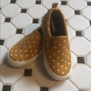 Old Navy Toddler Sneakers Size 7 NEW